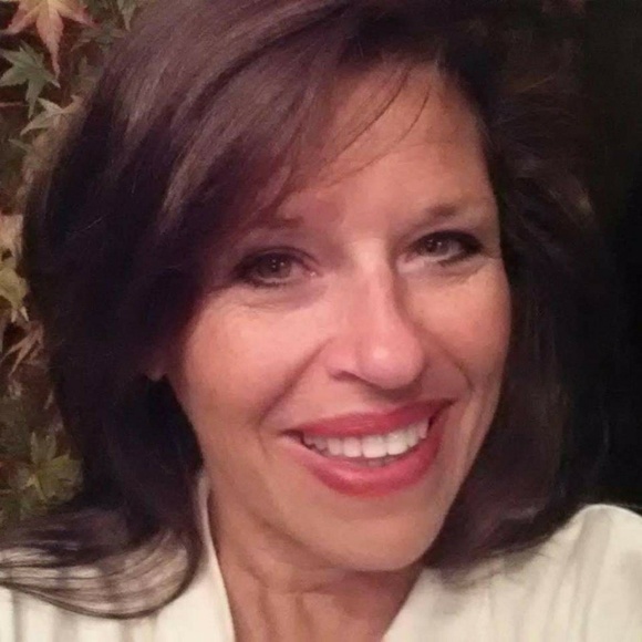 Meet your Posher, Monica - Picture 1 of 1